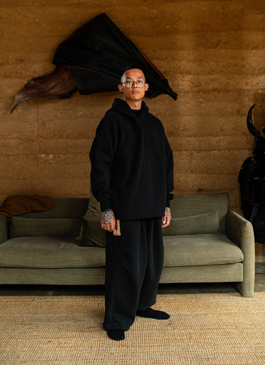  Kettō Set inspired by traditional Japanese kimono with clean, structured design for everyday wear 